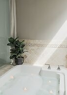 Stunning Views of the Okanagan Lake