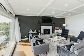 Stunning Views of the Okanagan Lake