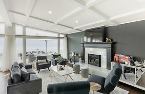 Stunning Views of the Okanagan Lake