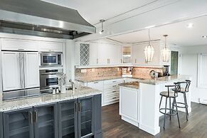 Stunning Views of the Okanagan Lake