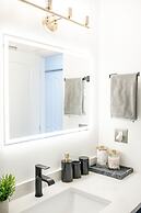 Stunning Views of the Okanagan Lake