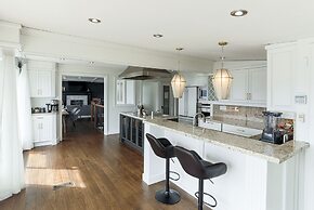 Stunning Views of the Okanagan Lake