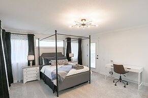 Stunning Views of the Okanagan Lake