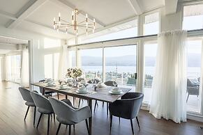 Stunning Views of the Okanagan Lake