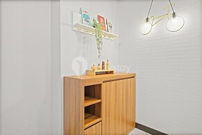 Meadow by Kozystay | Newly Renovated | Kebon Jeruk