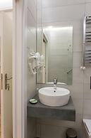 Hostal Manuela by gaiarooms