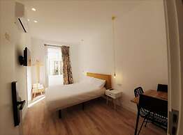 Hostal Manuela by gaiarooms