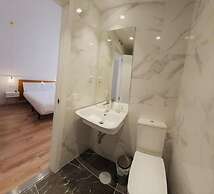 Hostal Manuela by gaiarooms