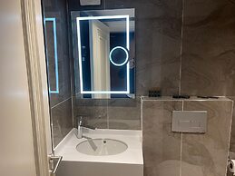 The Biancho Hotel Old City