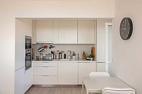 Magnificent 1 Bedroom Apartment With Views Over The Ocean