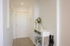 Magnificent 1 Bedroom Apartment With Views Over The Ocean