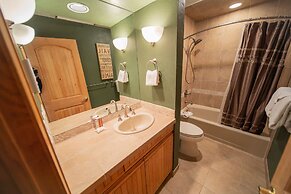 Chateaux Dumont 2709