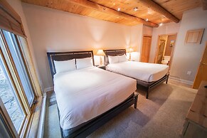 Chateaux Dumont 2709