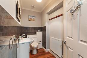 Hazelglade Cottage - Hot Tub Games Room Pet Friendly