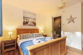 Hazelglade Cottage - Hot Tub Games Room Pet Friendly