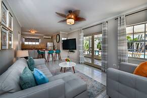 Massive Oceanfront Villa - Spa - Sauna - Gameroom - Malmok!