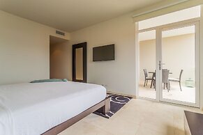 Lovely Condo at Eagle Beach! Great Views