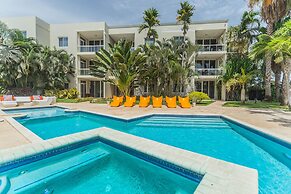 Lovely Condo at Eagle Beach! Great Views