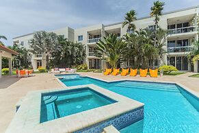 Lovely Condo at Eagle Beach! Great Views
