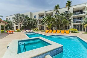 Lovely Condo at Eagle Beach! Great Views