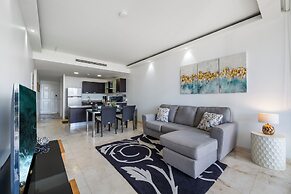 Lovely Condo at Eagle Beach! Great Views