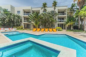 Lovely Condo at Eagle Beach! Great Views