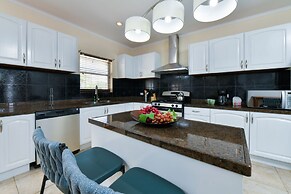 Stylish Villa, Private Pool, Bbq, Privacy