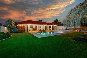 Stylish Villa, Private Pool, Bbq, Privacy