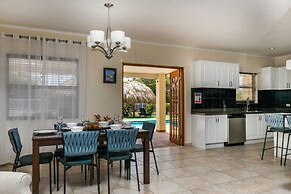 Stylish Villa, Private Pool, Bbq, Privacy