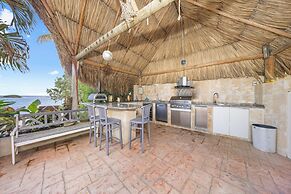 Private Beach Ocean Front Boat Dock Tiki Bar