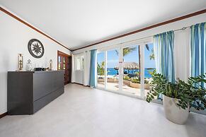 Private Beach Ocean Front Boat Dock Tiki Bar
