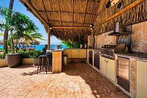 Private Beach Ocean Front Boat Dock Tiki Bar