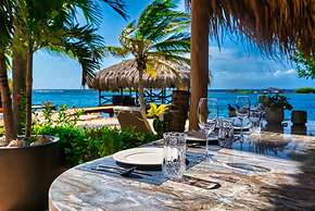 Private Beach Ocean Front Boat Dock Tiki Bar