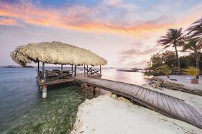 Private Beach Ocean Front Boat Dock Tiki Bar