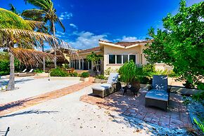 Private Beach Ocean Front Boat Dock Tiki Bar