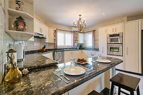 Private Beach Ocean Front Boat Dock Tiki Bar