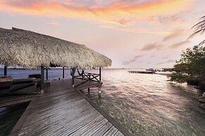 Private Beach Ocean Front Boat Dock Tiki Bar