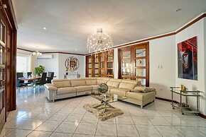 Private Beach Ocean Front Boat Dock Tiki Bar