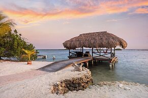 Private Beach Ocean Front Boat Dock Tiki Bar