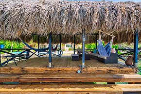 Private Beach Ocean Front Boat Dock Tiki Bar