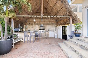 Private Beach Ocean Front Boat Dock Tiki Bar