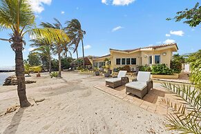 Private Beach Ocean Front Boat Dock Tiki Bar