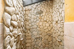 Mexican Style Villa With Private Pool, Free Utilities