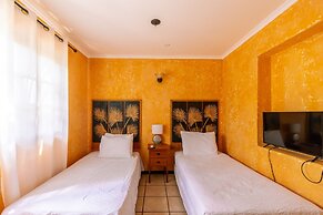 Mexican Style Villa With Private Pool, Free Utilities