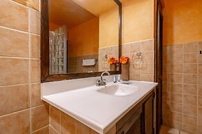 Mexican Style Villa With Private Pool, Free Utilities