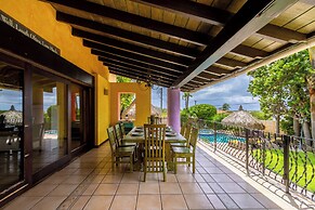 Mexican Style Villa With Private Pool, Free Utilities