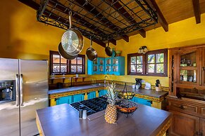 Mexican Style Villa With Private Pool, Free Utilities