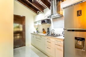 Apartment With Charming Patio+ BBQ Near Beach! Free Util's