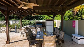 Gorgeous Mansion, Private Pool, Outdoor Kitchen!