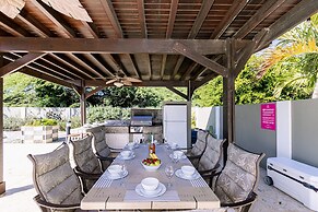 Gorgeous Mansion, Private Pool, Outdoor Kitchen!